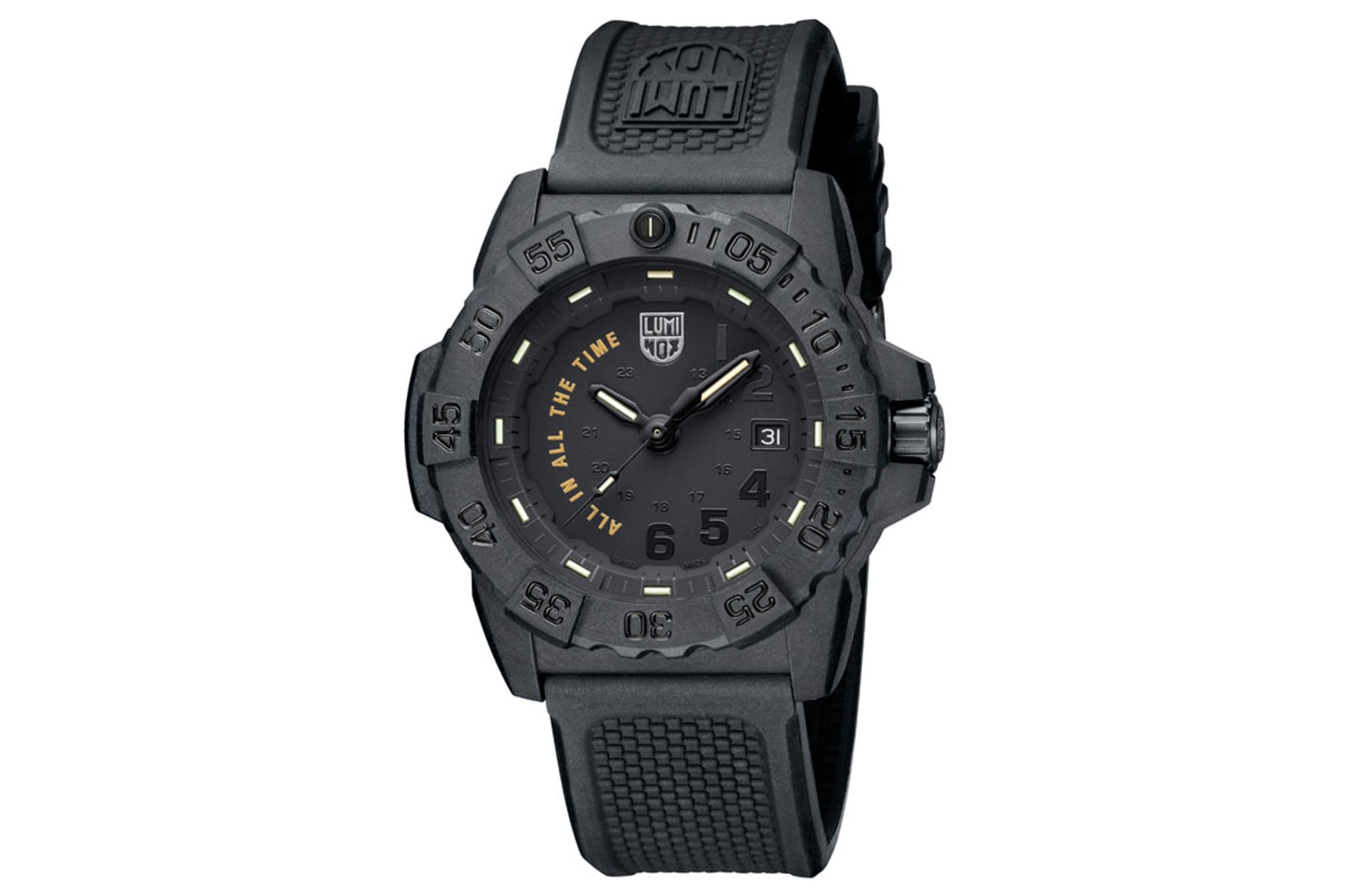 イケおじの腕に冴える黒】ルミノックスのブラックアウト世界限定モデル