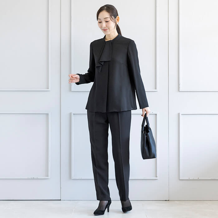 洗える｜ドレープが美しい長袖ブラウス 9号・ブラック｜東京ソワール