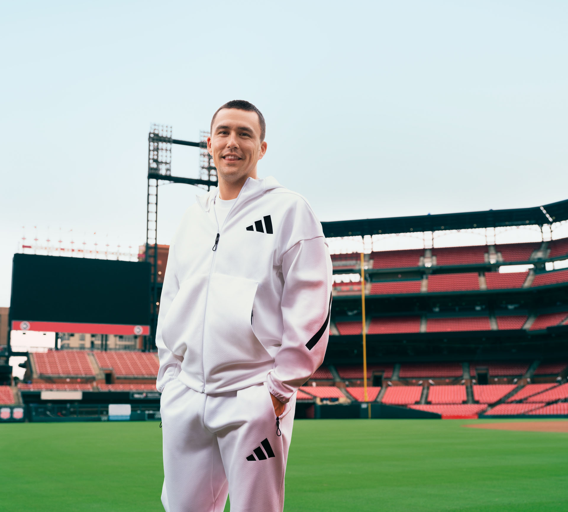 アディダス スポーツウェアからZ.N.E.最新コレクションが9月13日(金