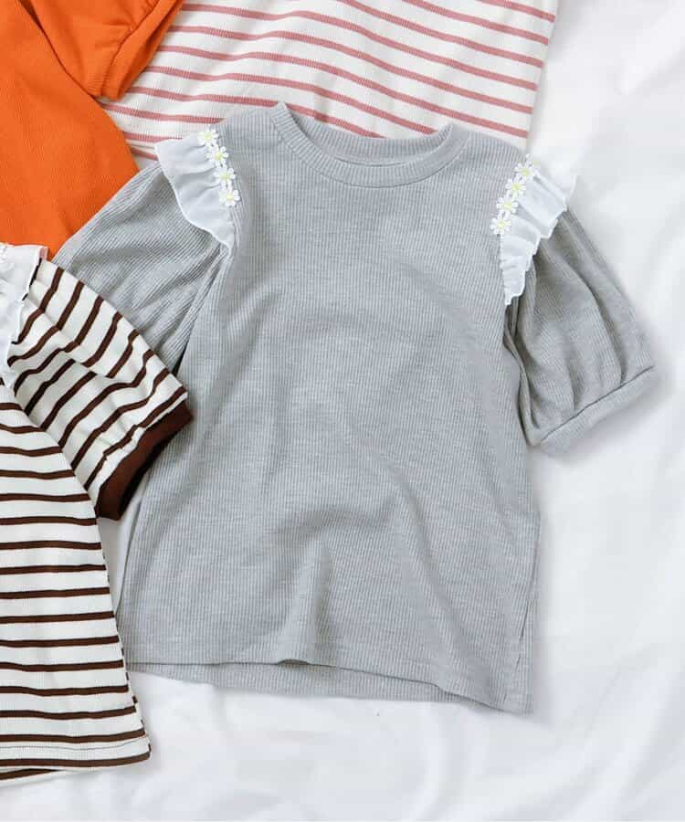 ☆SALE☆肩フリルフラワーモチーフTシャツ（V407905）|apres les cours
