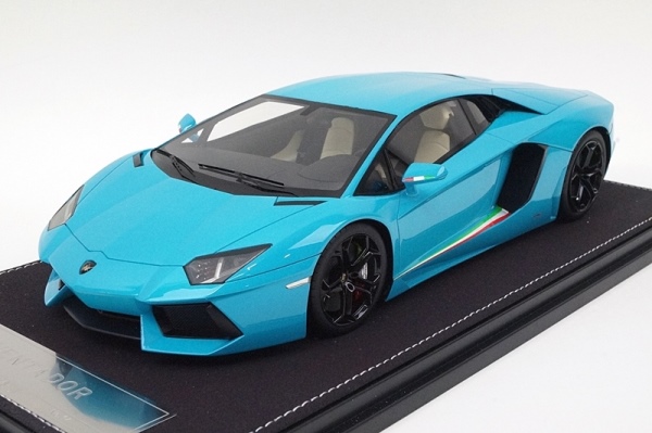 ランボルギーニ アヴェンタドール LP700-4 ブルー