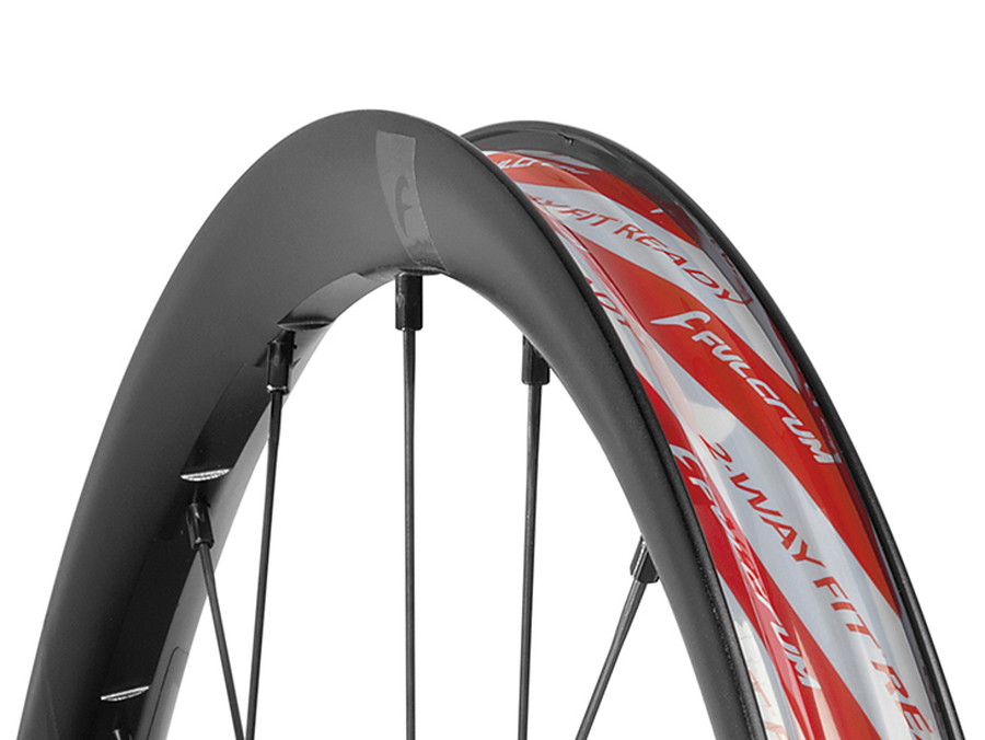 フルクラムからチューブレス・レディ対応のワイドリムホイール「RAPID