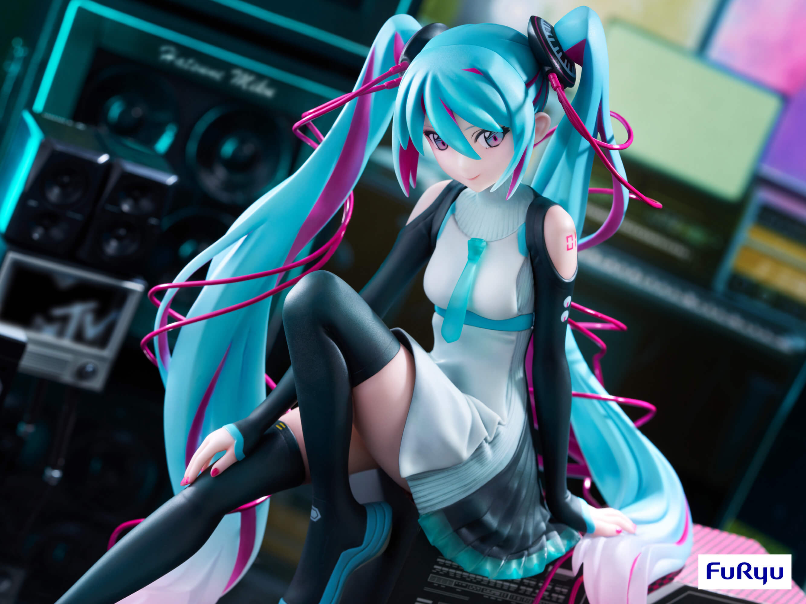 F:NEX「初音ミク×MTV 1/7スケールフィギュア」本日予約開始！ - HOBBY