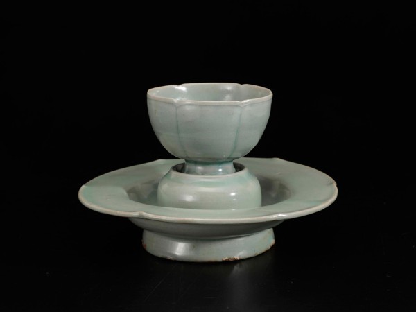 詳細ページ: 高麗青磁 盞と托