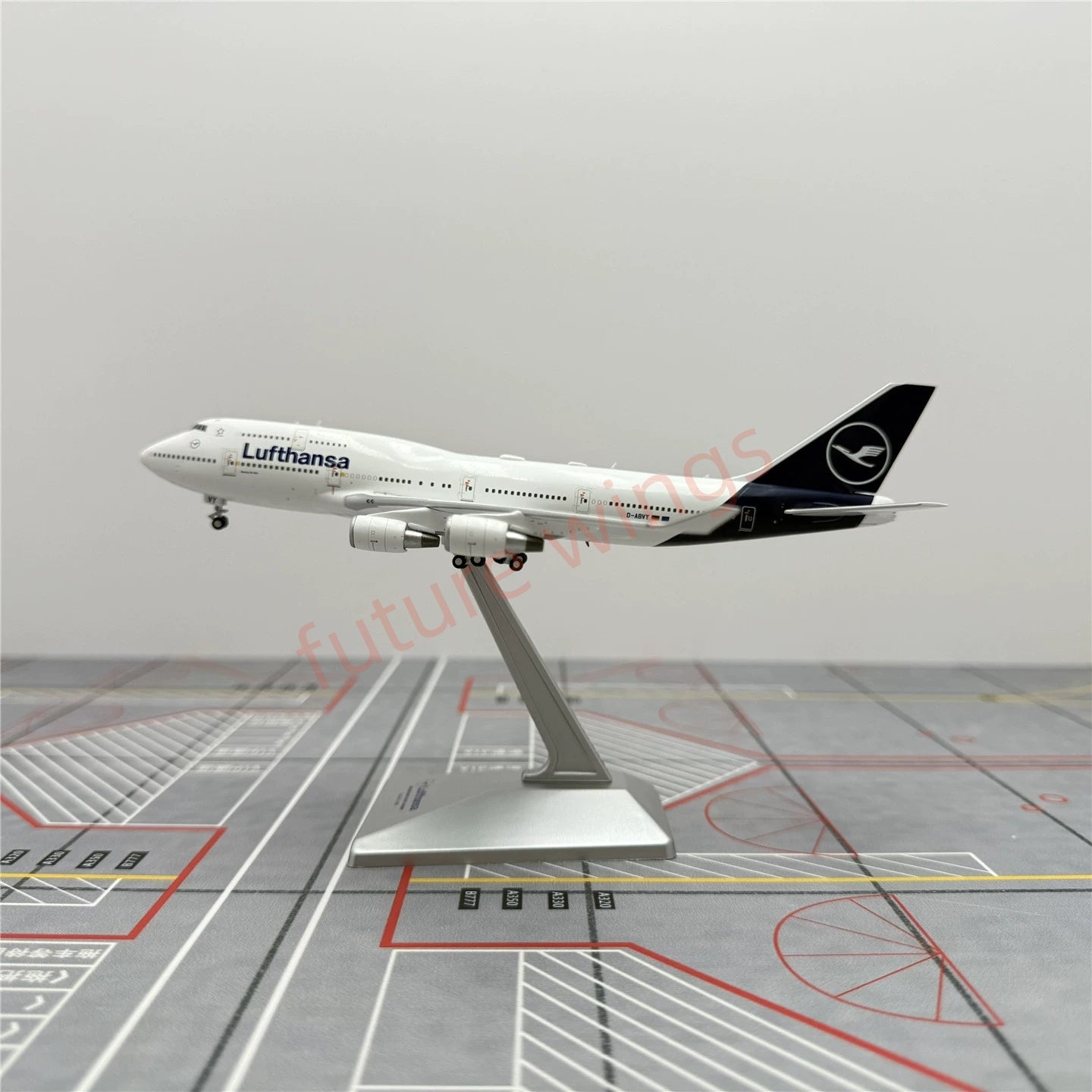 1:400 YY Wings Lufthansa Airlines B747-400 D-ABVY D-ABTA Aircraft