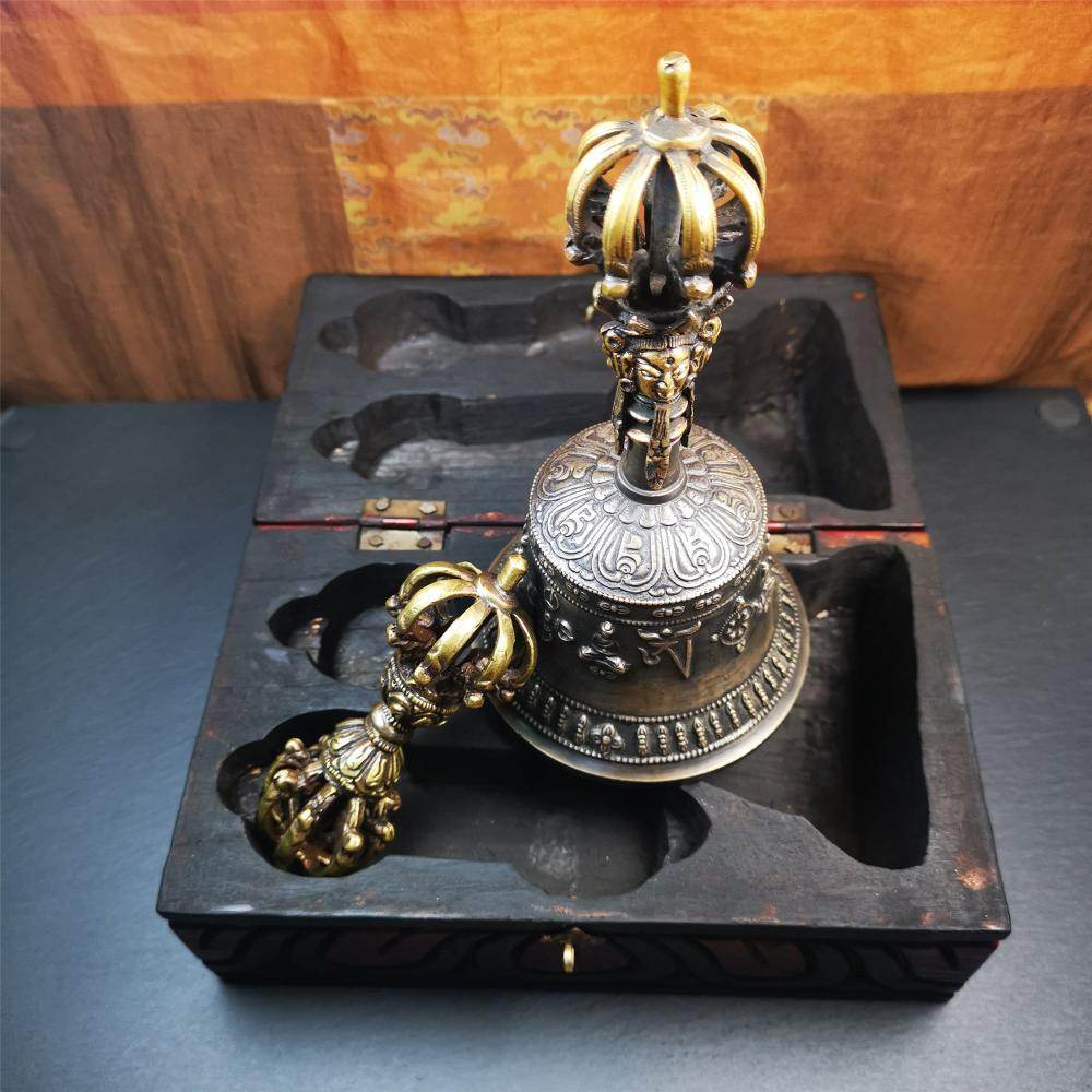 Gandhanra-nepal-vajra-bell-05.
