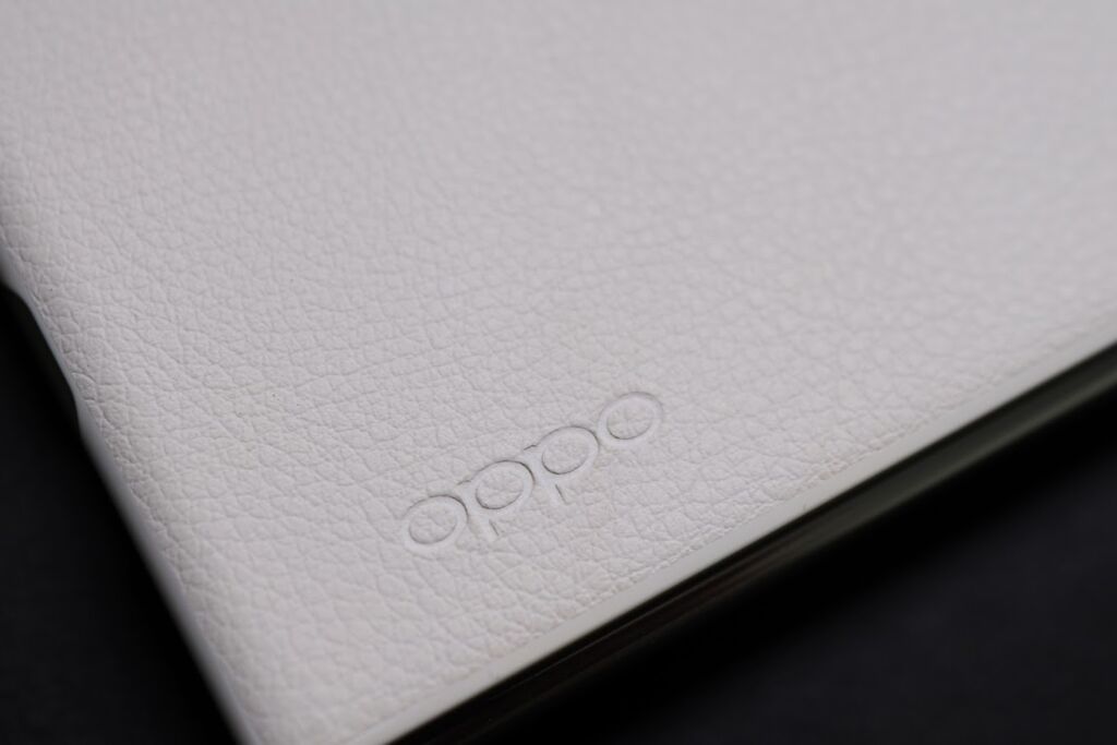 OPPO Find N2のレビュー｜コンパクトでも中身は強力！サイズ感が