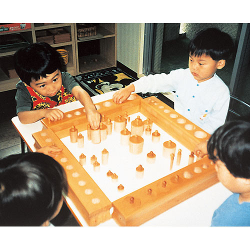 モンテッソーリ教具 感覚教育|新円柱さし1（高さと直径が減少