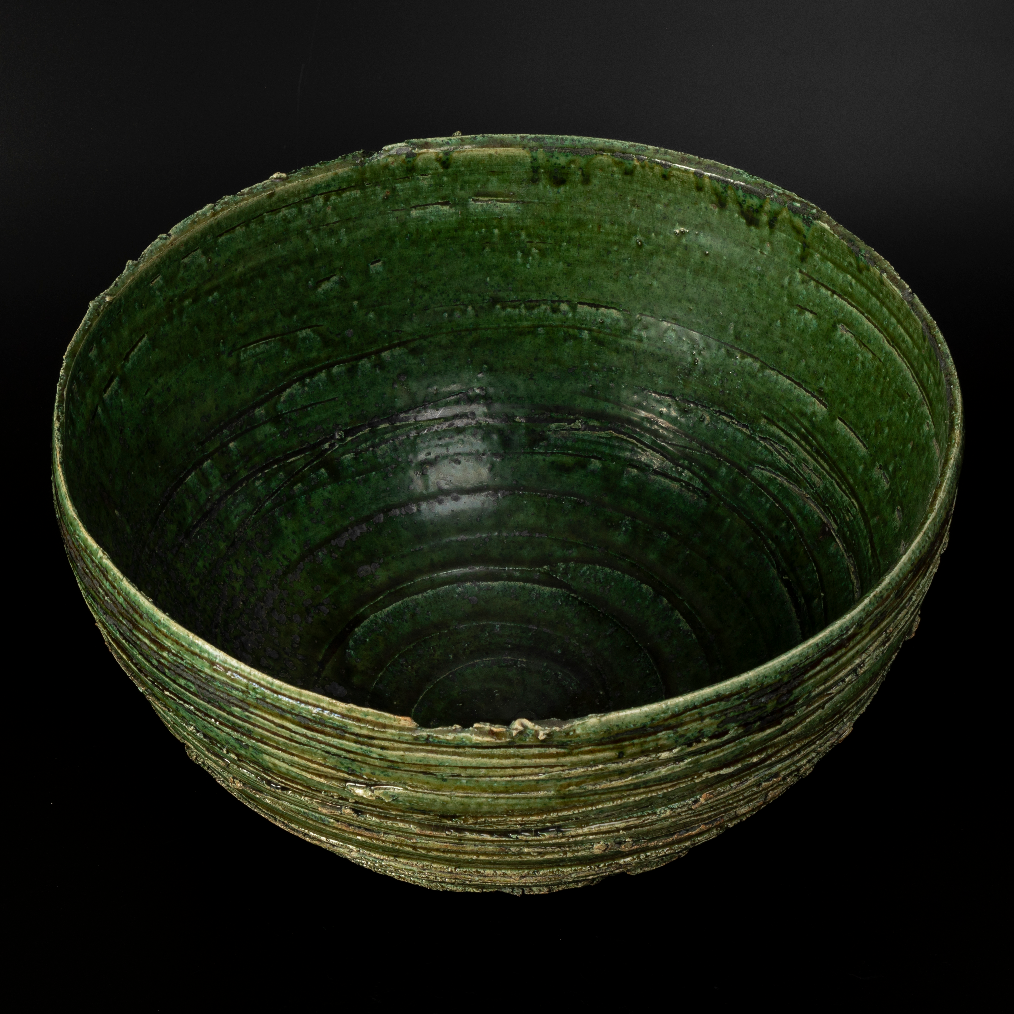 織部壺 〜光と深みを映す美の器〜