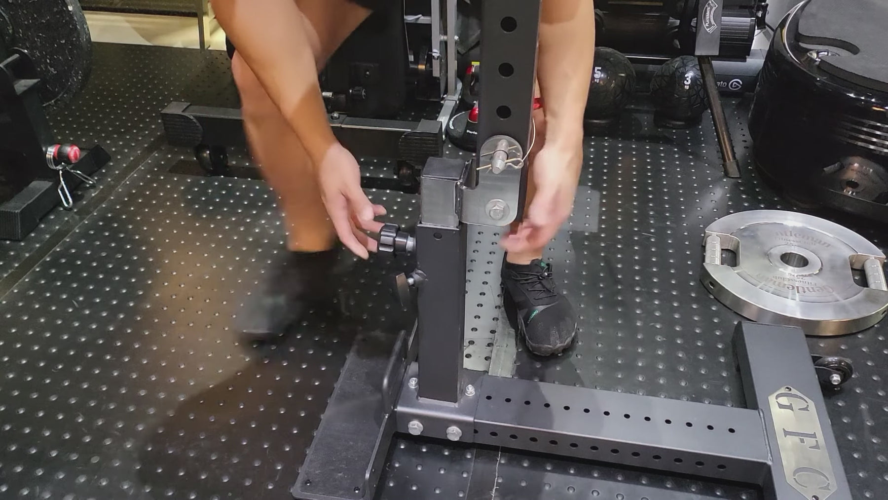 コンパクトベルトスクワット2.0 – GentlemanFitnessClub