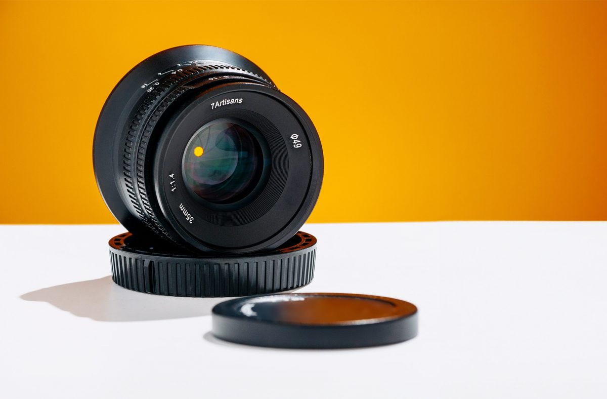 開放F1.4が1万円台前半で買えるとは！ コンパクトな大口径標準レンズ