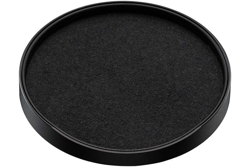 着せ替えて楽しみたい！ ライカのスマホ「Leitz Phone 1」をドレス