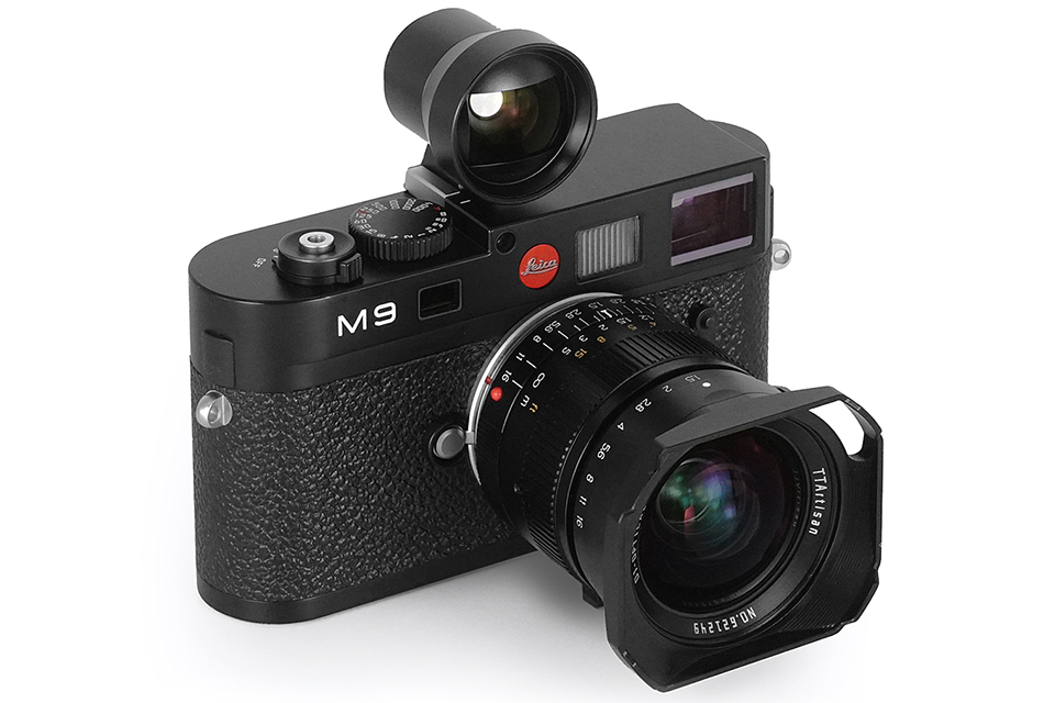 数量限定でビューファインダーが付いてくる「TTArtisan 21mm f/1.5