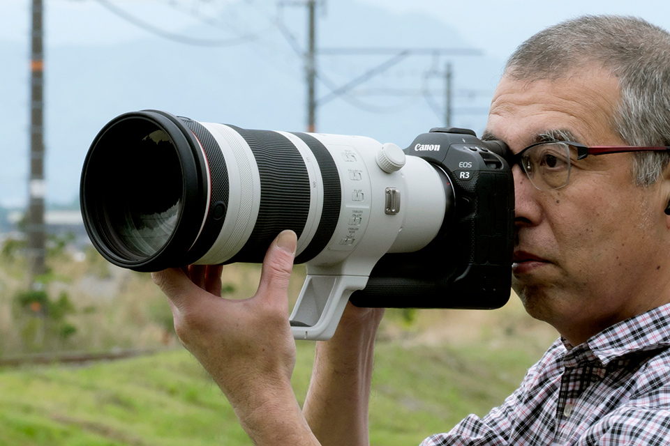 キヤノン「RF100-300mm F2.8 L IS USM」で鉄道を実写！ 手持ち撮影も