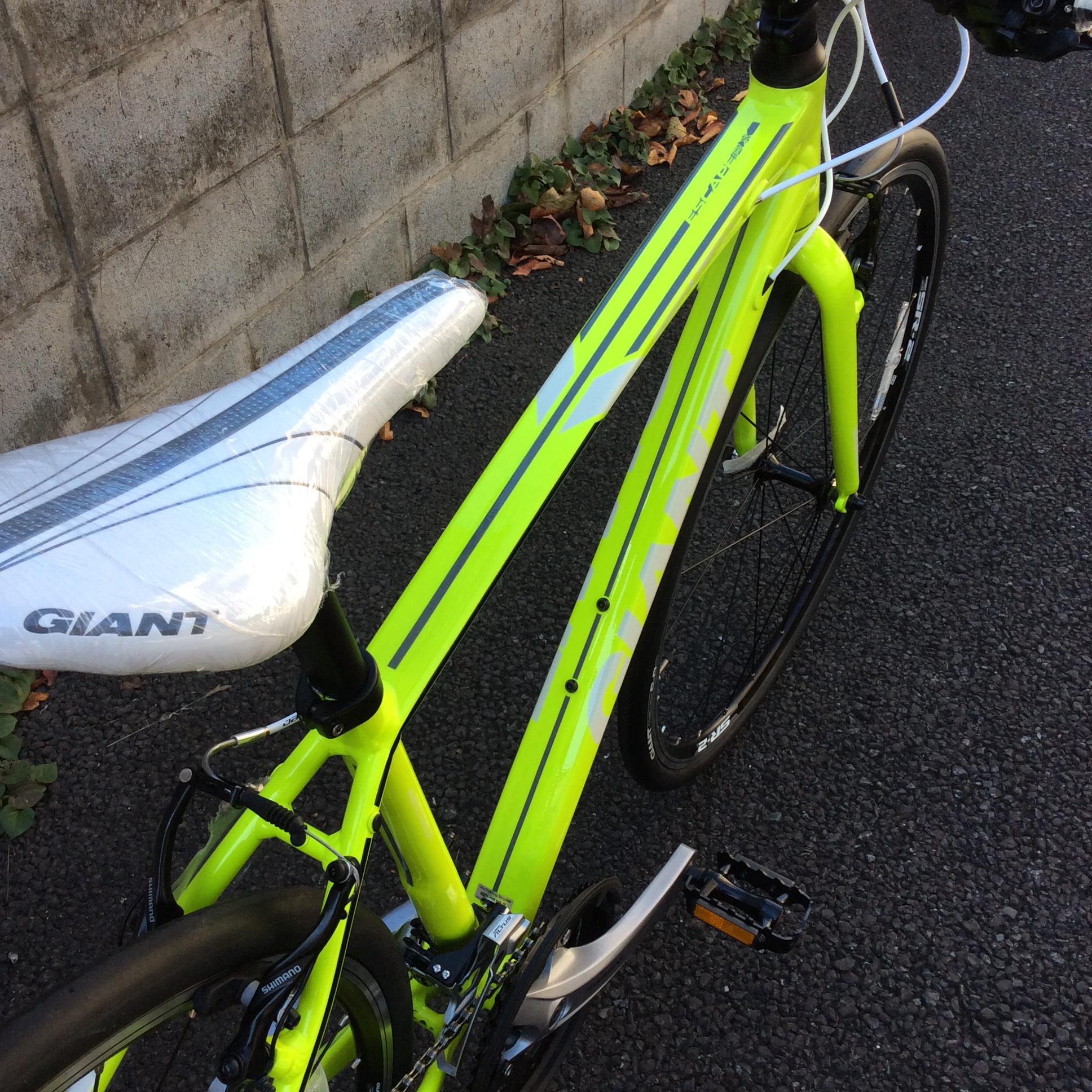 ESCAPE RX3 ネオンライム入荷しました！ ｜ ジャイアントストア国立