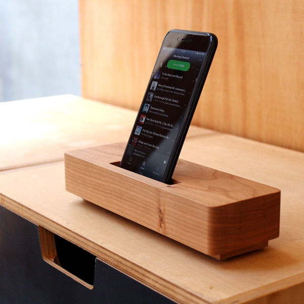 Wooden Speaker Brick」重厚感あふれるシンプルな木製スピーカー