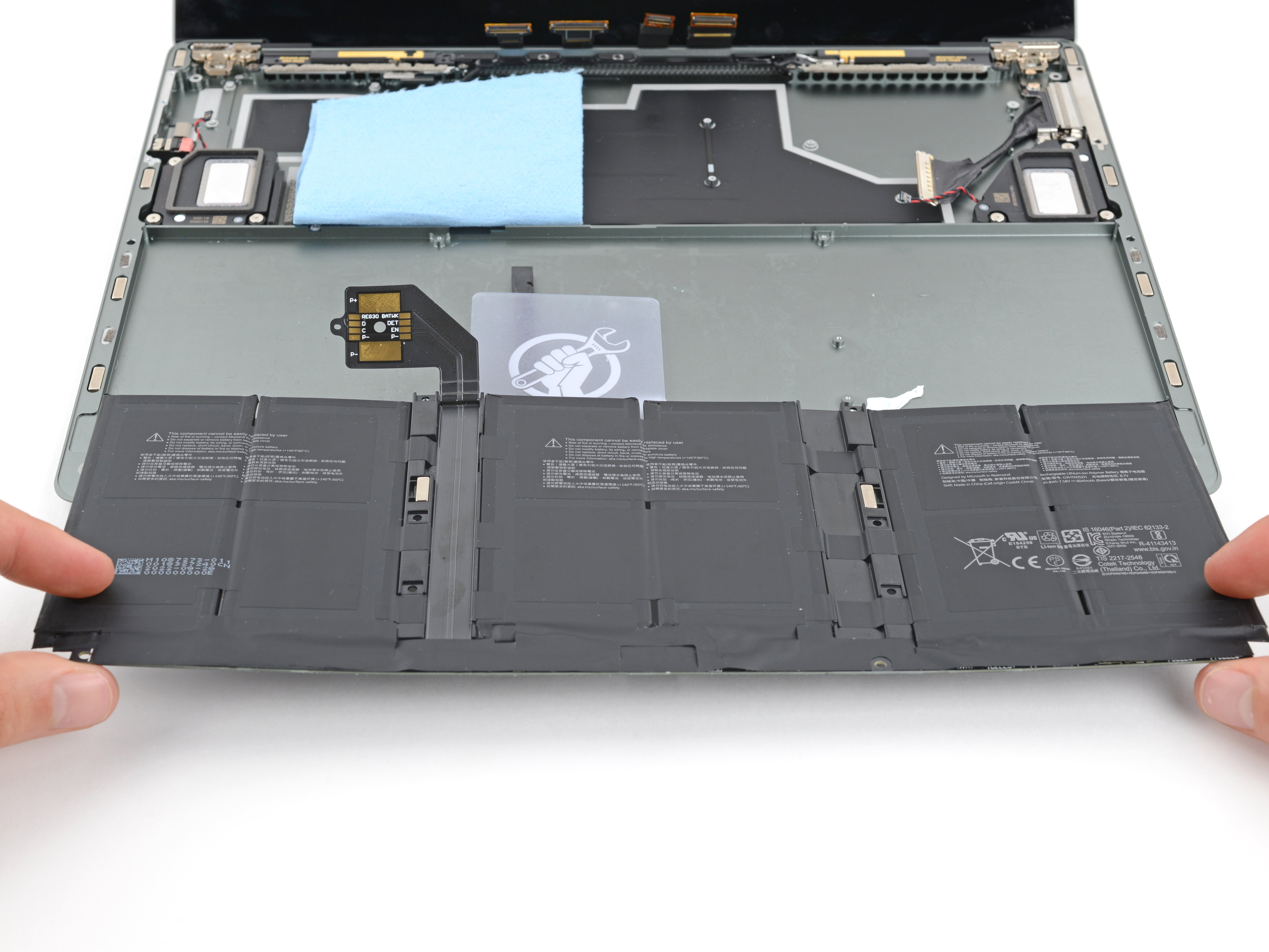 Microsoft Surface Laptop 4（13.5-inch）のバッテリー交換 - iFixit