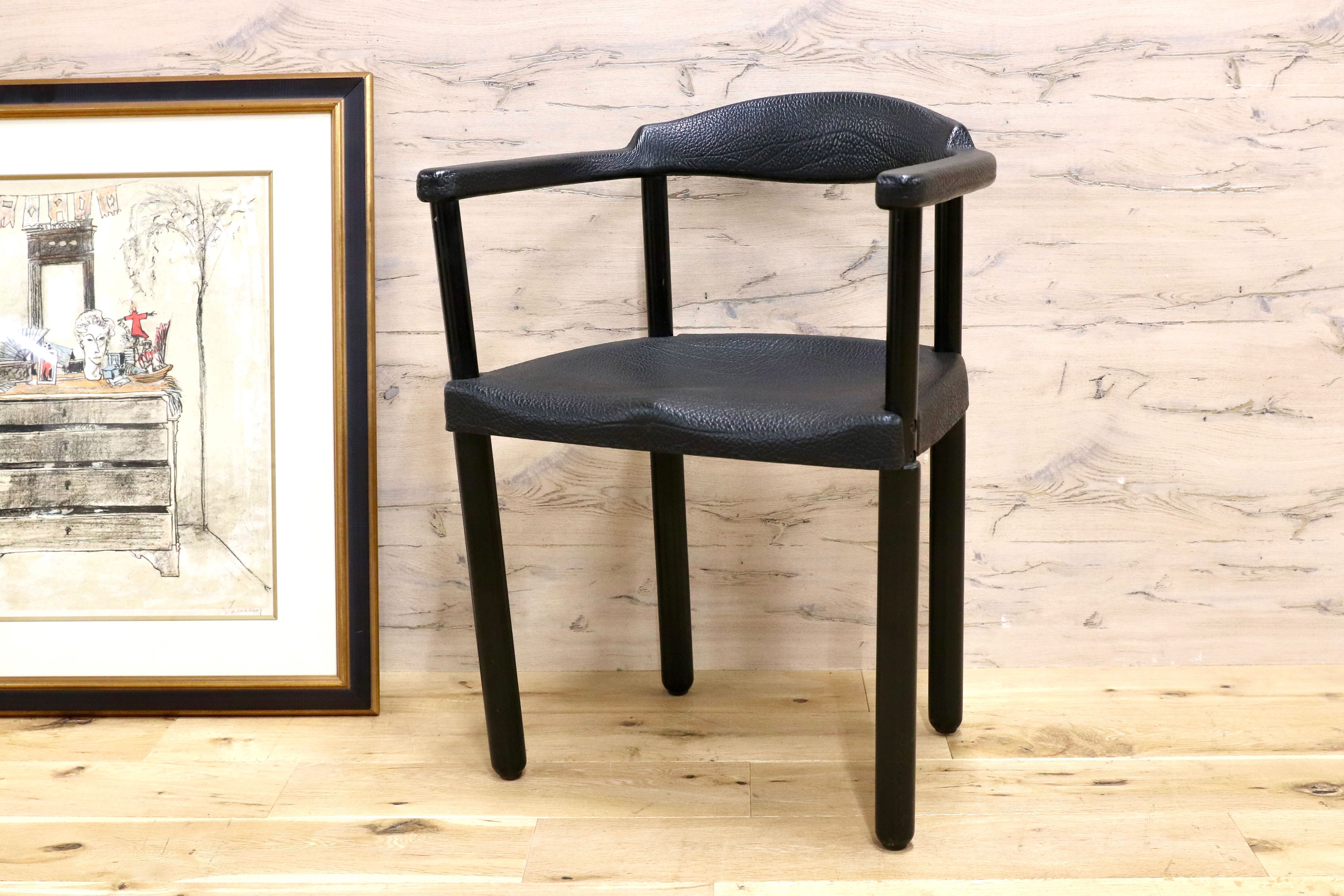 GMGK465A○レオナルド アームチェア ブラック スイス デザイナーズ家具