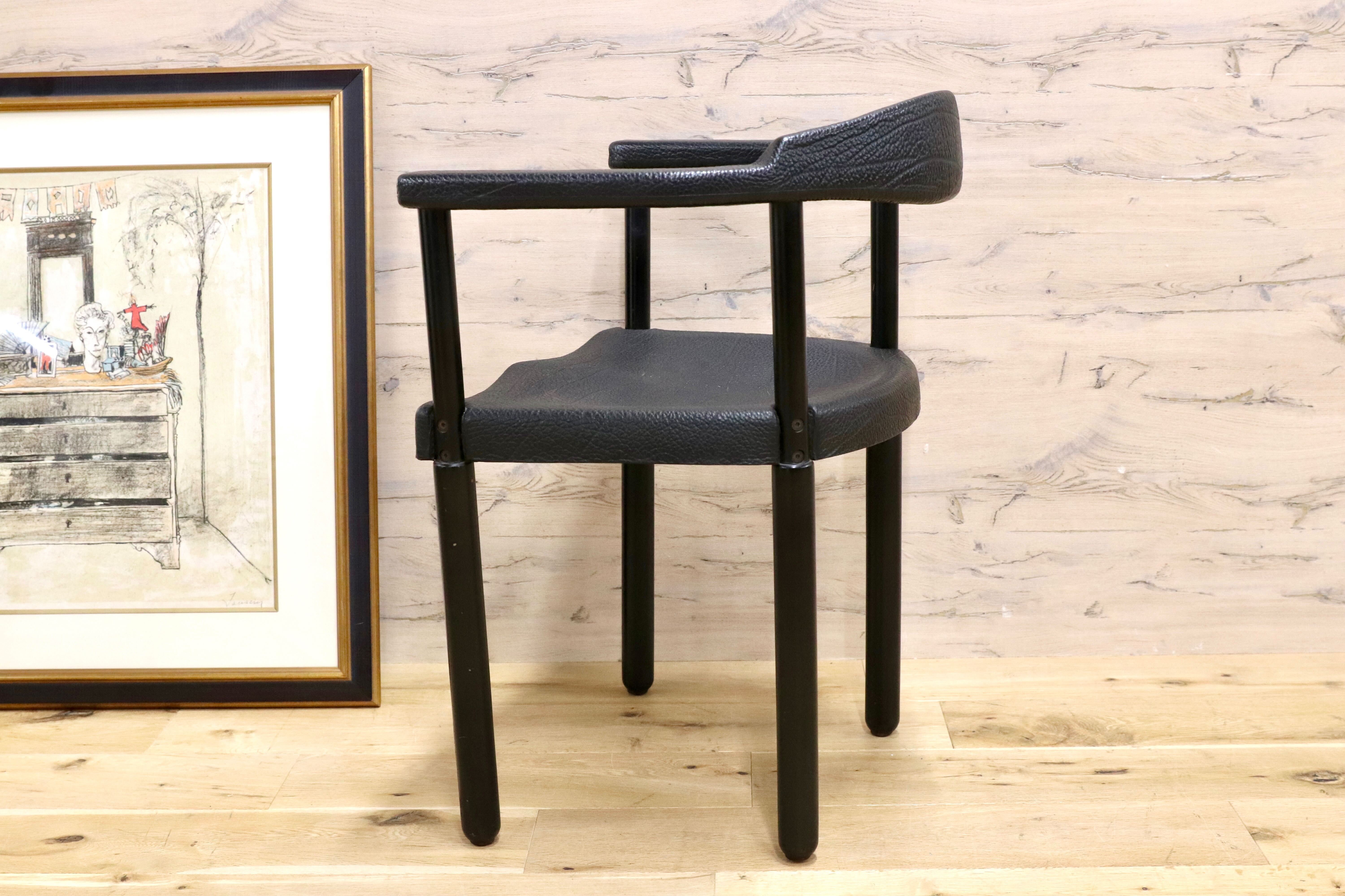 GMGK465A○レオナルド アームチェア ブラック スイス デザイナーズ家具