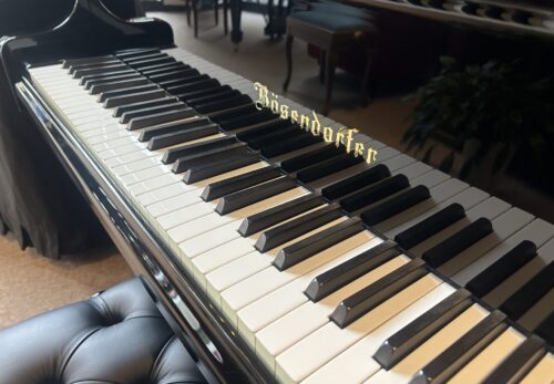 YAMAHAの高級モデル 希少ローズウッド材の外装 W101 ※SOLD | 浜松ピアノ社