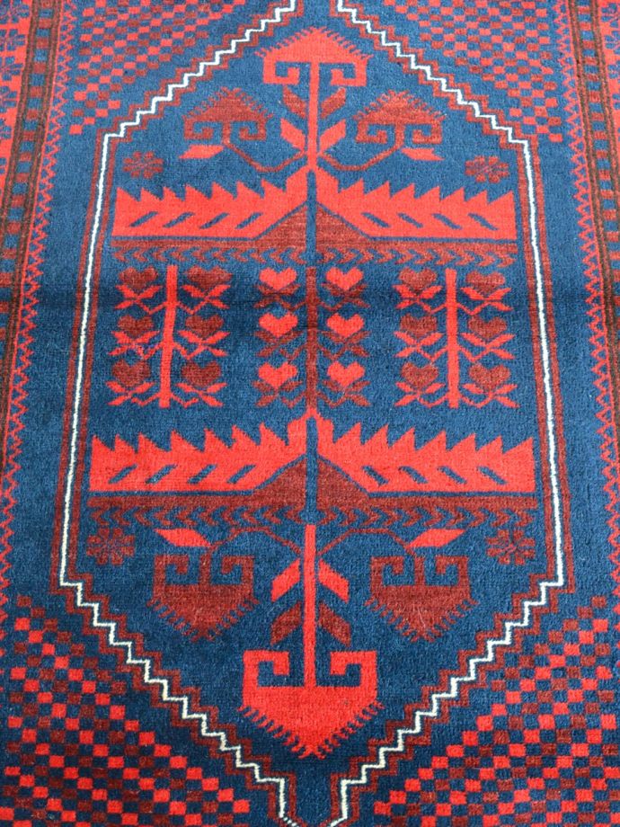 一点もののおしゃれなビンテージ絨毯 トルコバルケシルのトライバル