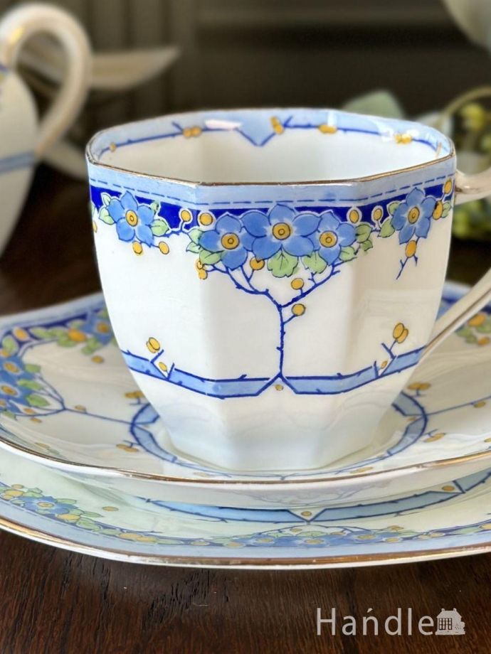 RoyalDoultonロイヤルドルトンの美しい食器、アールデコスタイルの