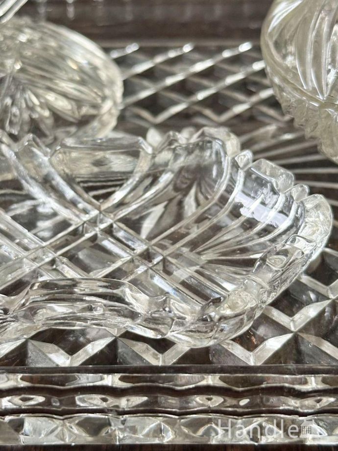 英国貴族に使われていたアンティークガラスの4点セット、プレス模様が