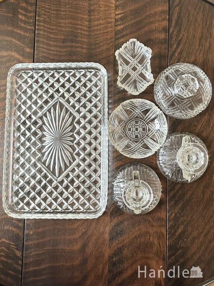 英国貴族に使われていたアンティークガラスの4点セット、プレス模様が