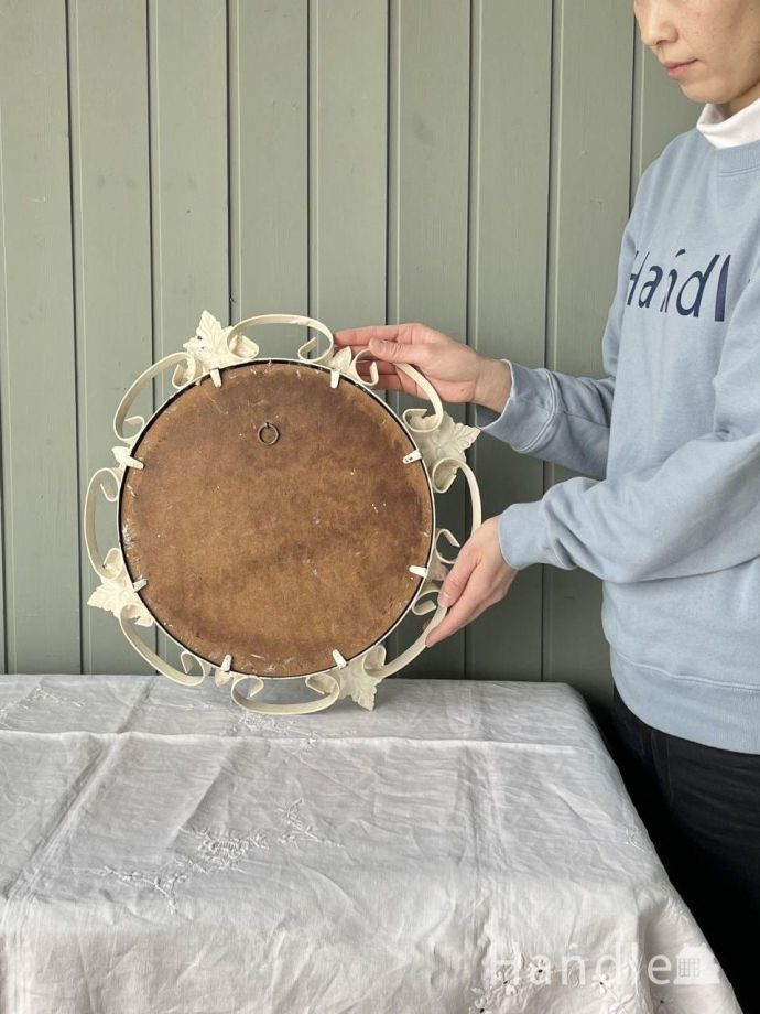 フランスから届いたお花の形の壁かけ鏡、アンティークのおしゃれな凸型