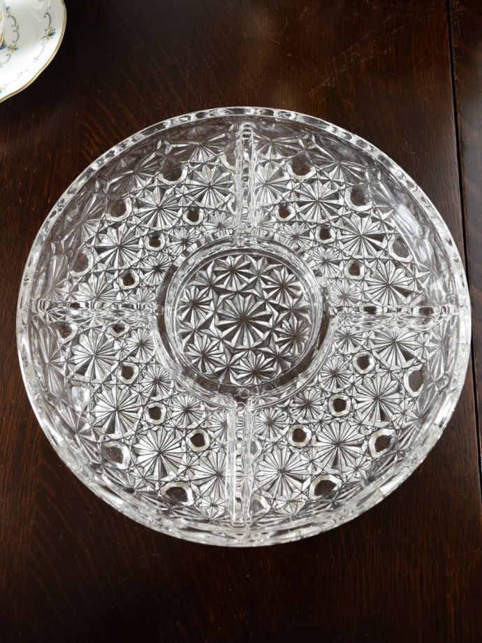 アンティークのガラス食器、仕切り付きの便利でおしゃれなガラス