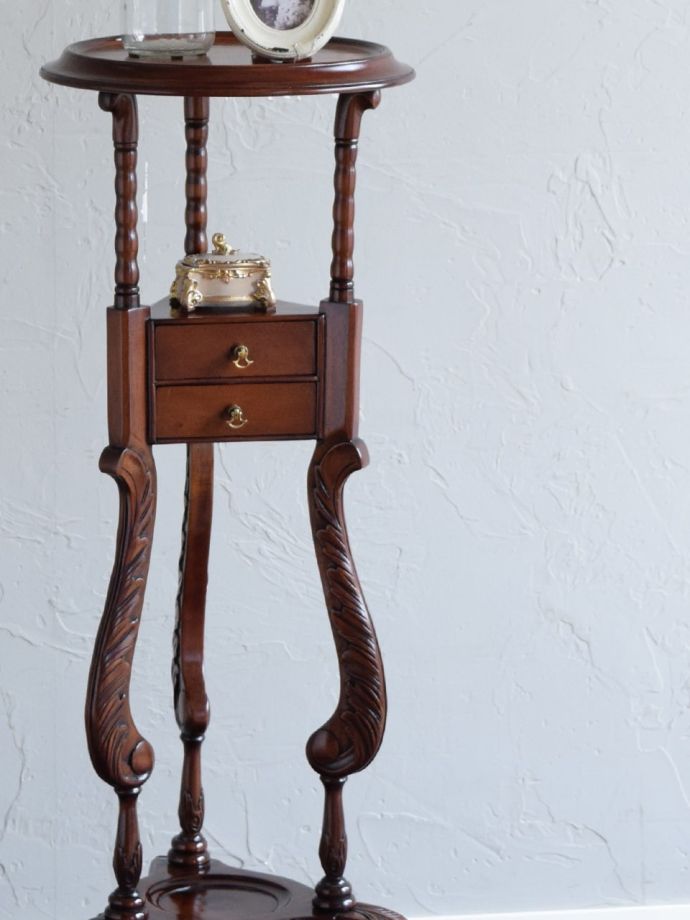 英国アンティークのウィッグスタンド、曲線を描く長い美しいオーク材の