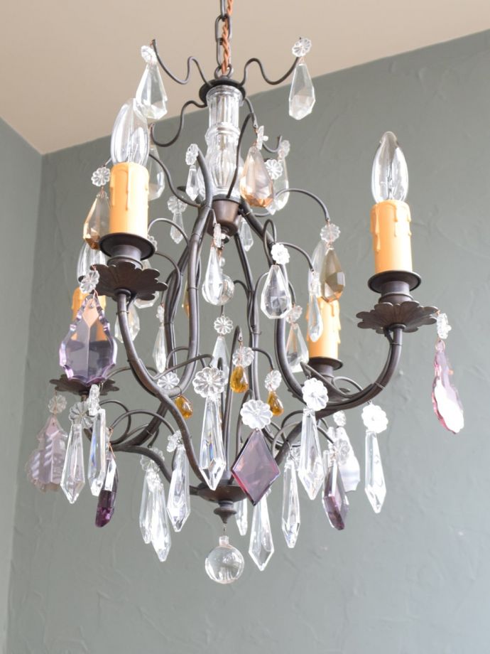 フランスから届いたアンティークのおしゃれな照明、パープル色のガラス