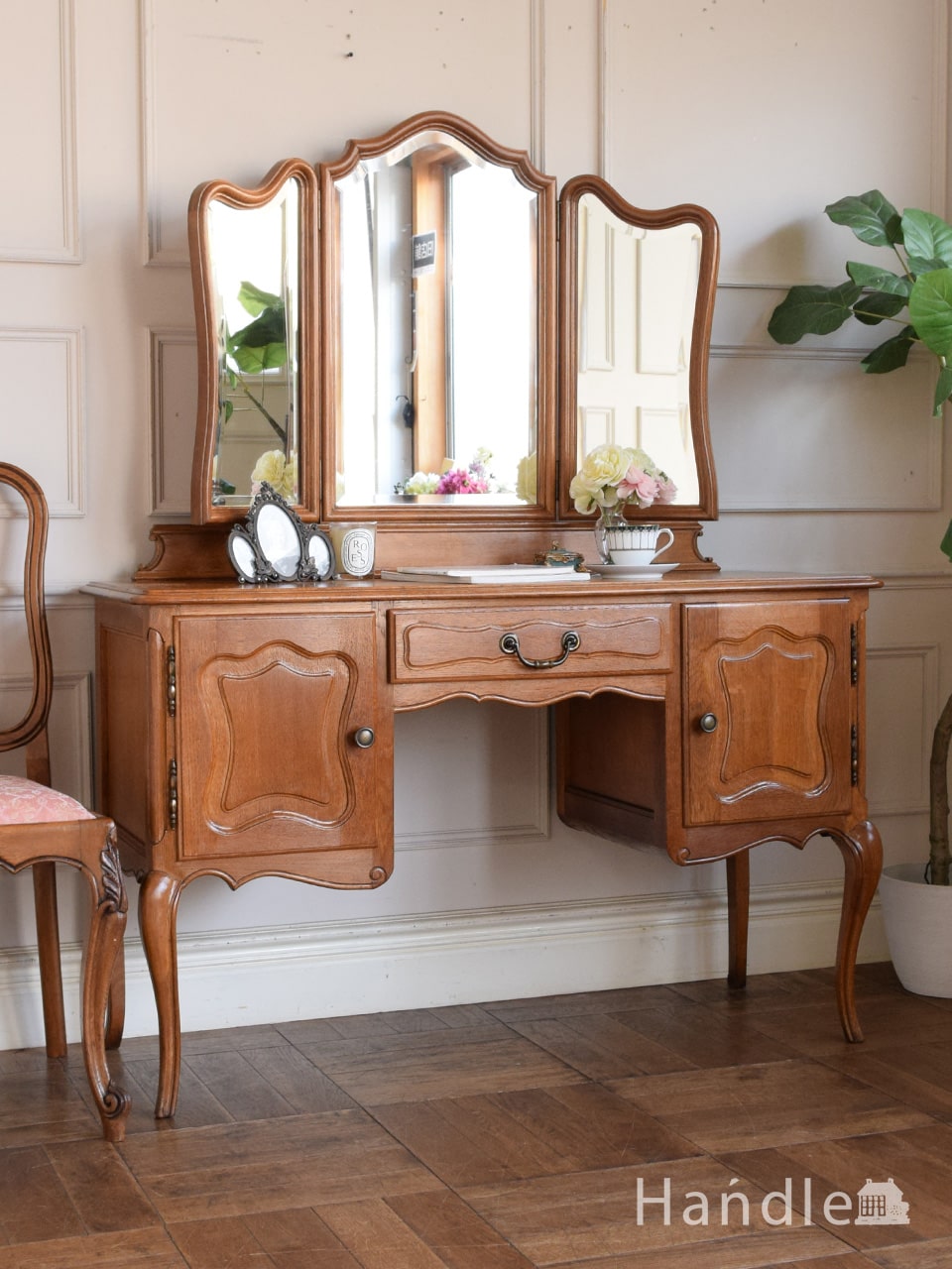 南フランスの美しいアンティーク家具、三面鏡付きのドレッサー(j-1148