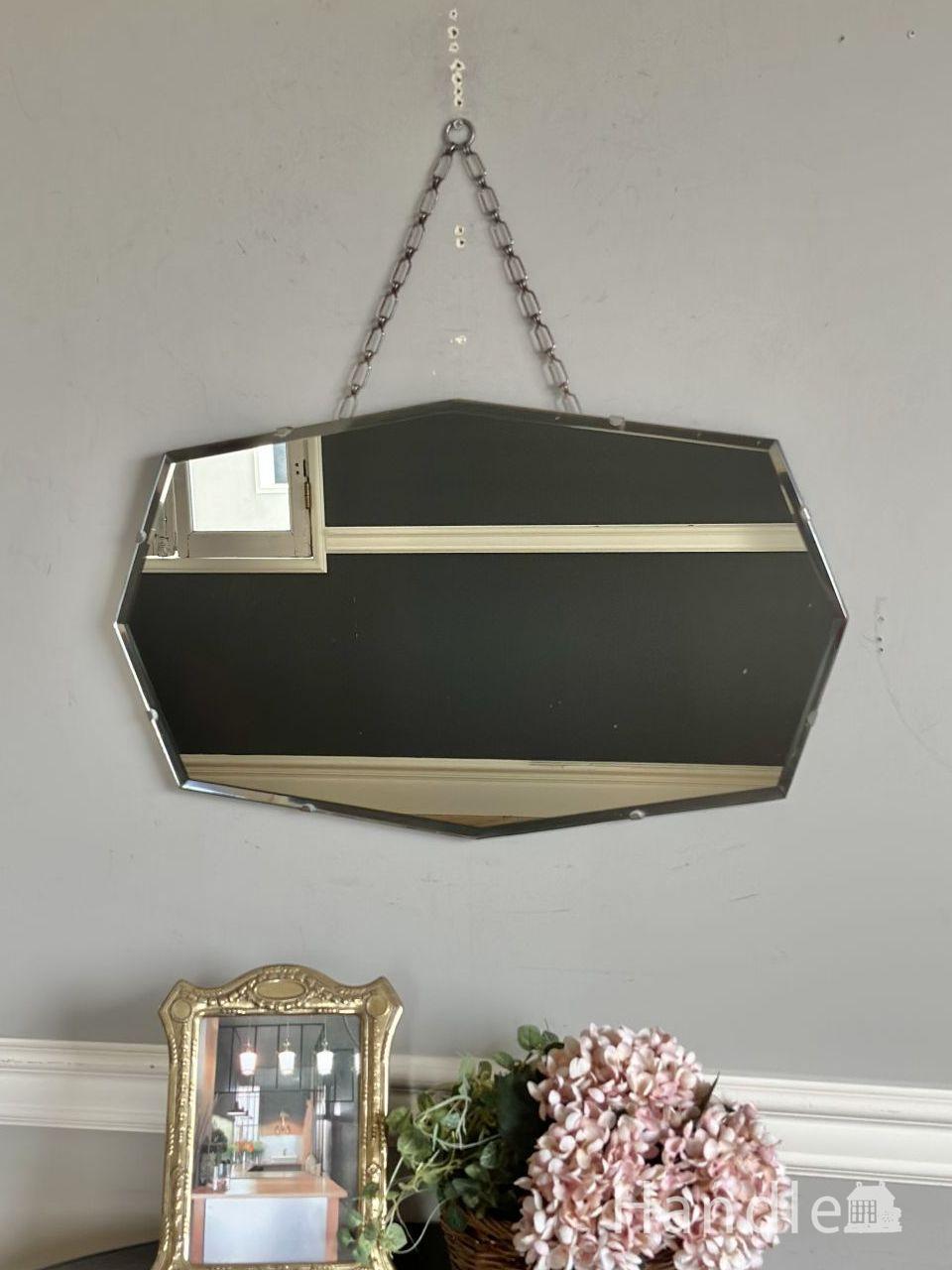 ビンテージのおしゃれなウォールミラー、北欧スタイルにピッタリな