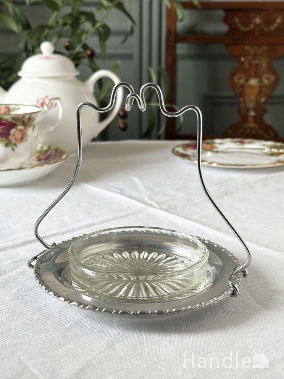 クリアガラスとミルクガラスが美しい、フェントン社のシルバークレスト