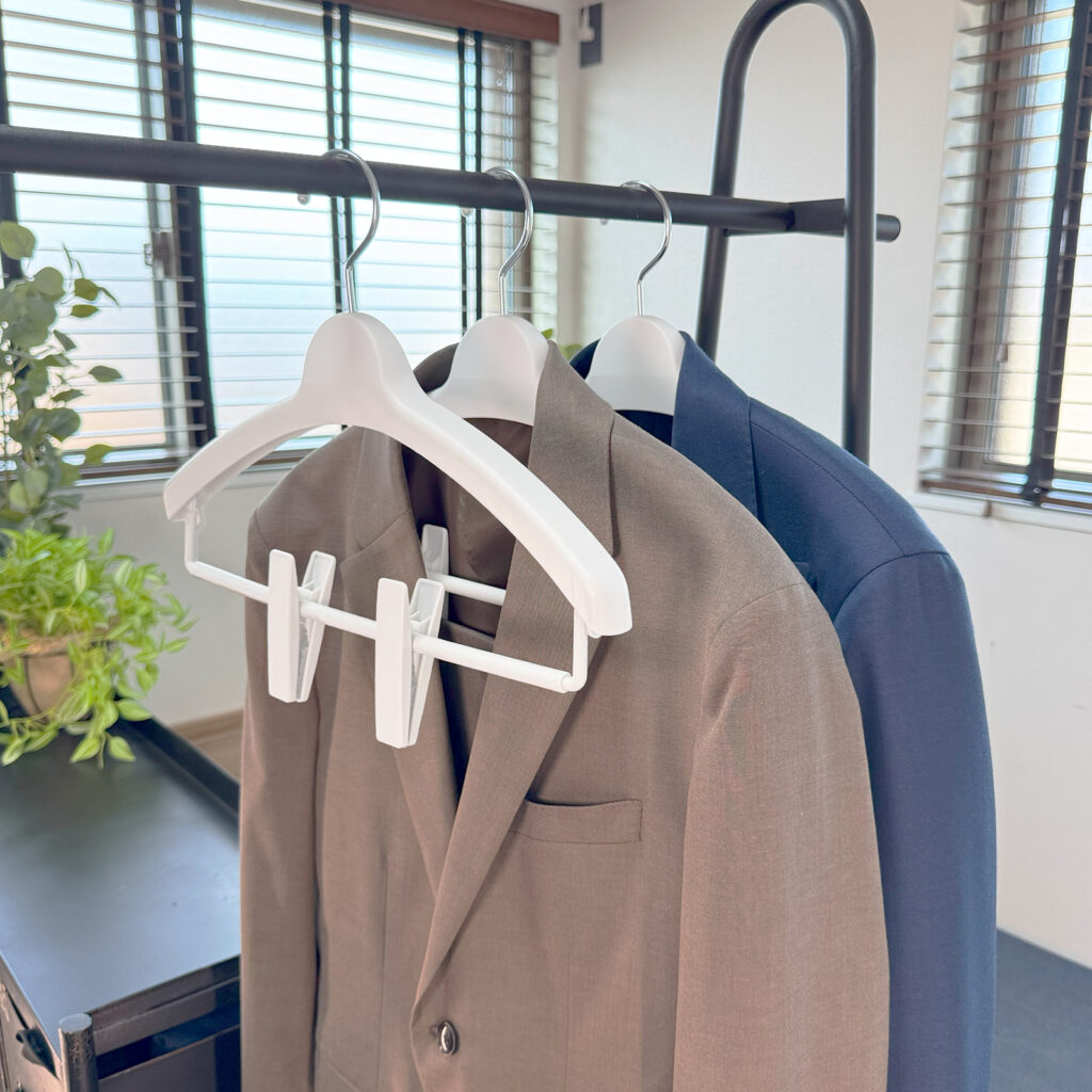 モノクローゼット トップスハンガー クリップバー – シンコハンガー