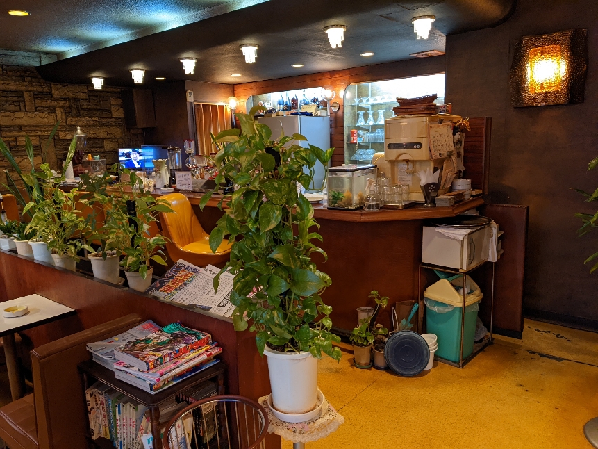 昭和レトロを楽しむ！八王子駅にある純喫茶「サントス」 - やっぱり