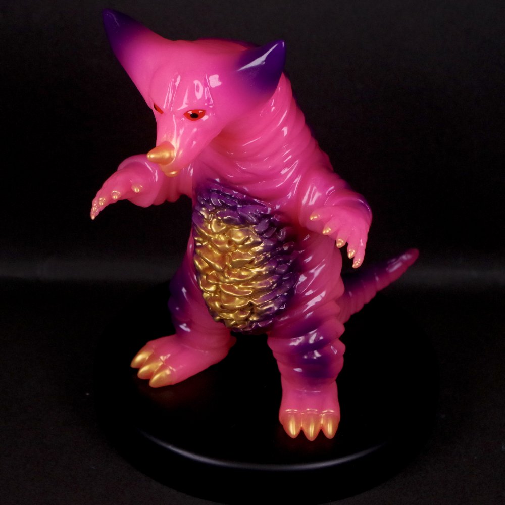 12月23日(月)18時より抽選開始】【STRANGE GALLERY】ゴモラ(桃蓄光)が