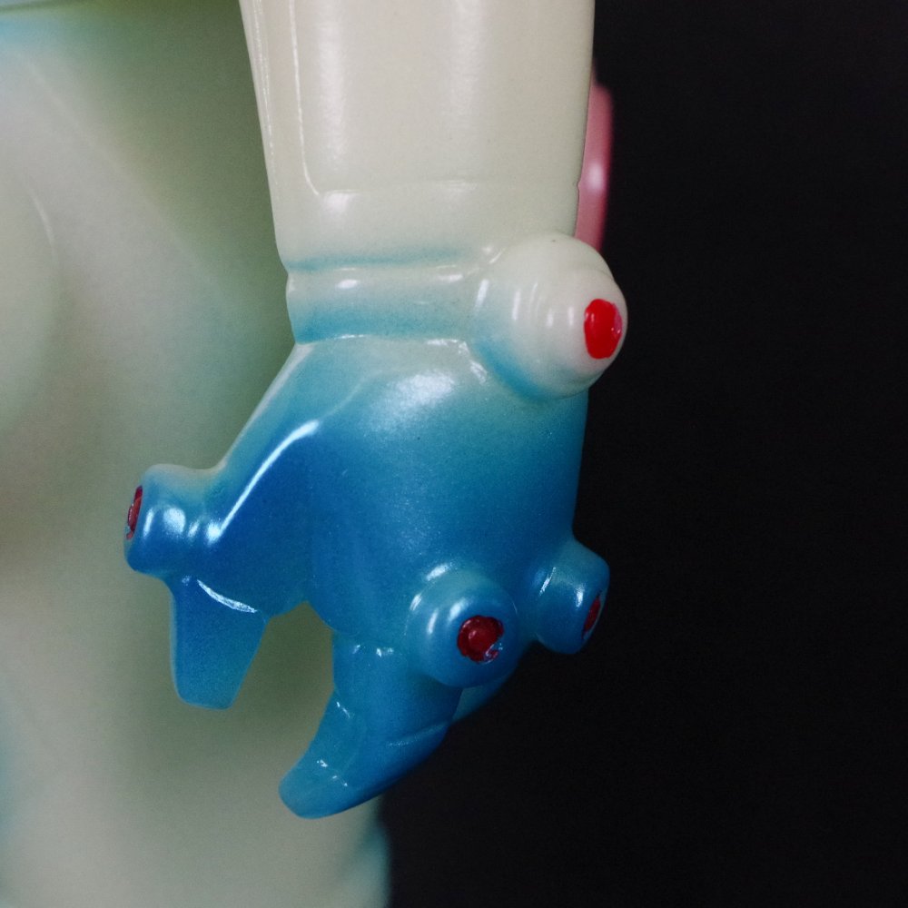 3月9日(日)より販売開始】【ブルマァク】キングジョー(蓄光ブルー)が