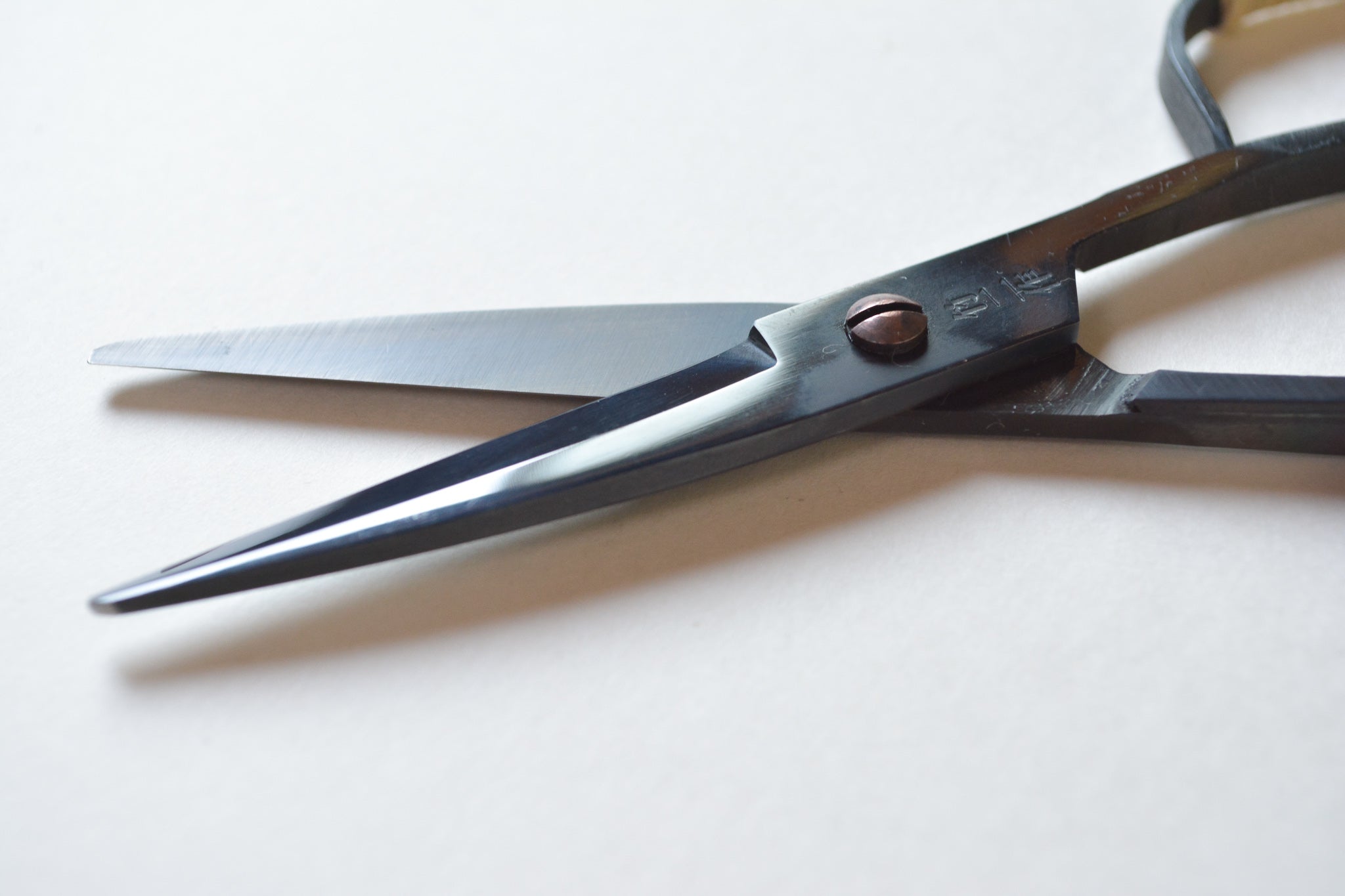 多鹿治夫鋏製作所 竹二作 B-5 black 籐巻 – 履物関づか 岩倉AA Online