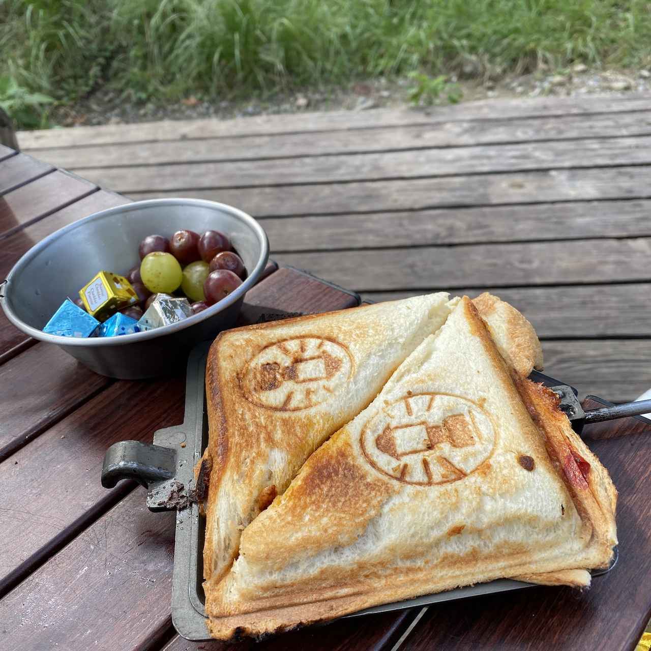 筆者愛用】ホットサンドメーカーはコールマンがおすすめ！ランタン