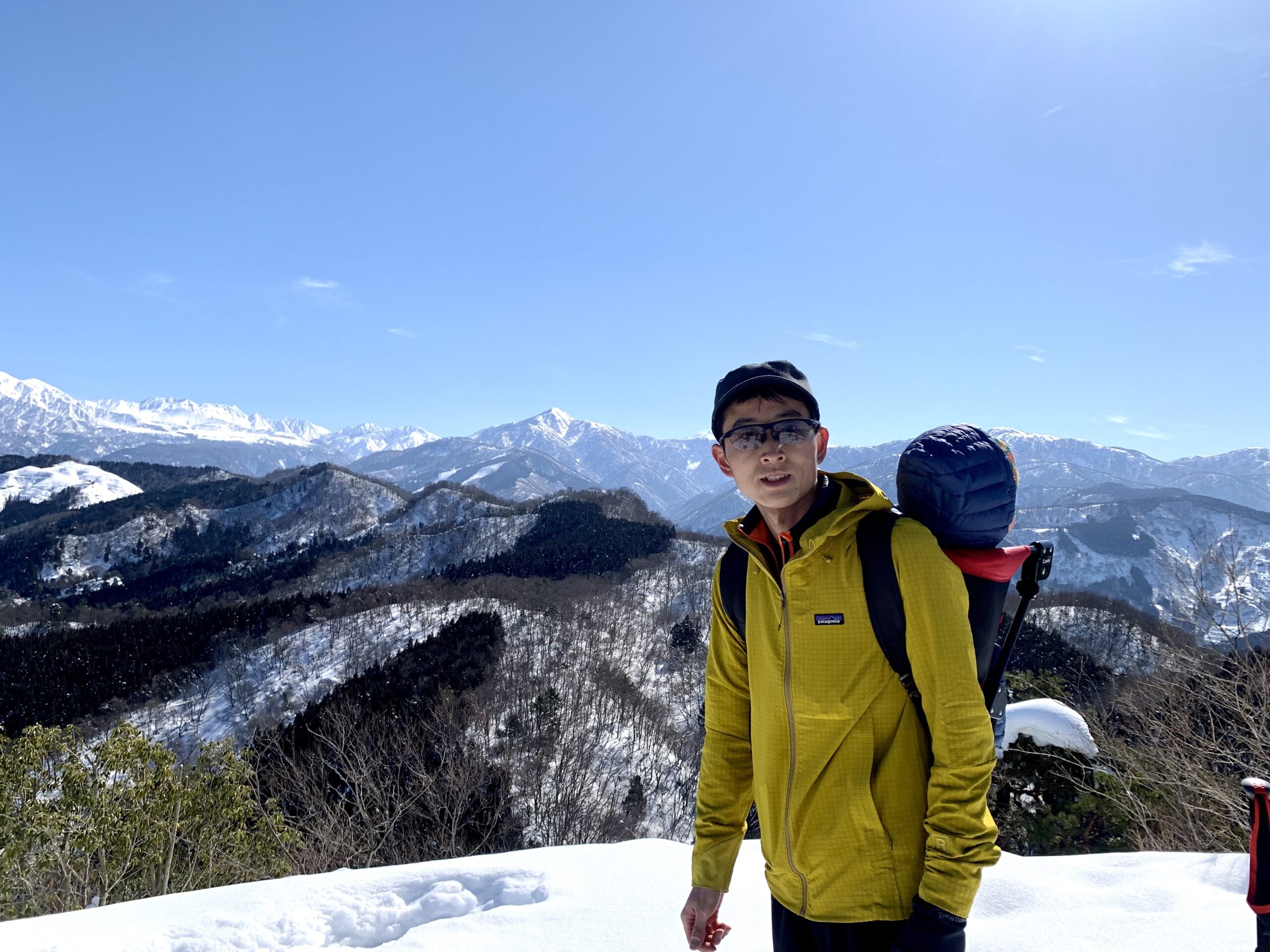 パタゴニア R1テックフェイス・フーディー】耐久性と保温性を備えた