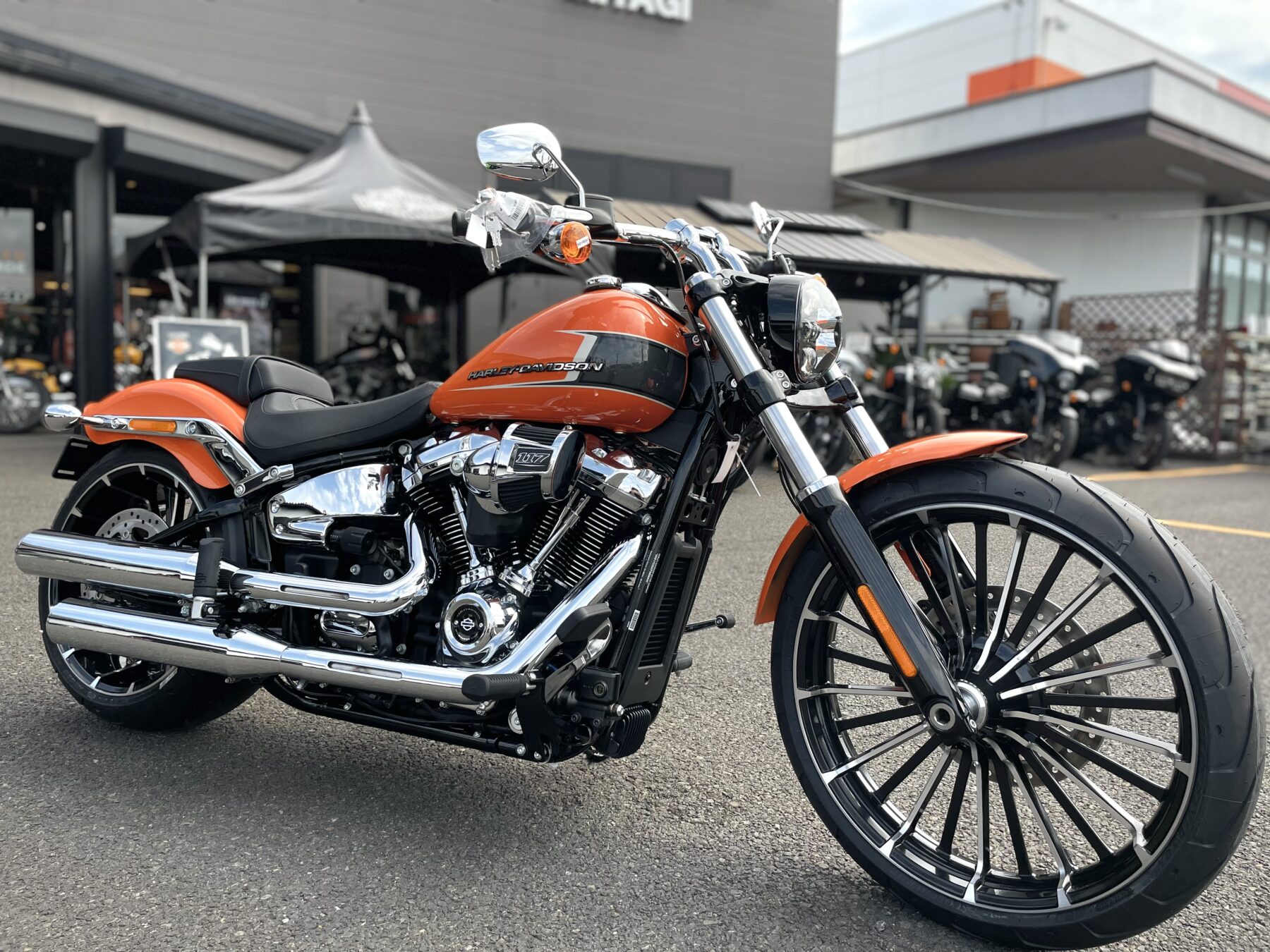 人気車種『2023FXBRブレイクアウト』入荷いたしました！！｜バイク