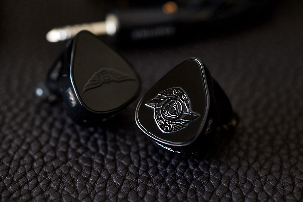 Empire Ears - Raven | Headphone Shop