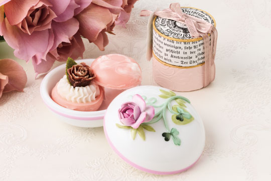 ウィーンからくさ] アシツキボックスバニー