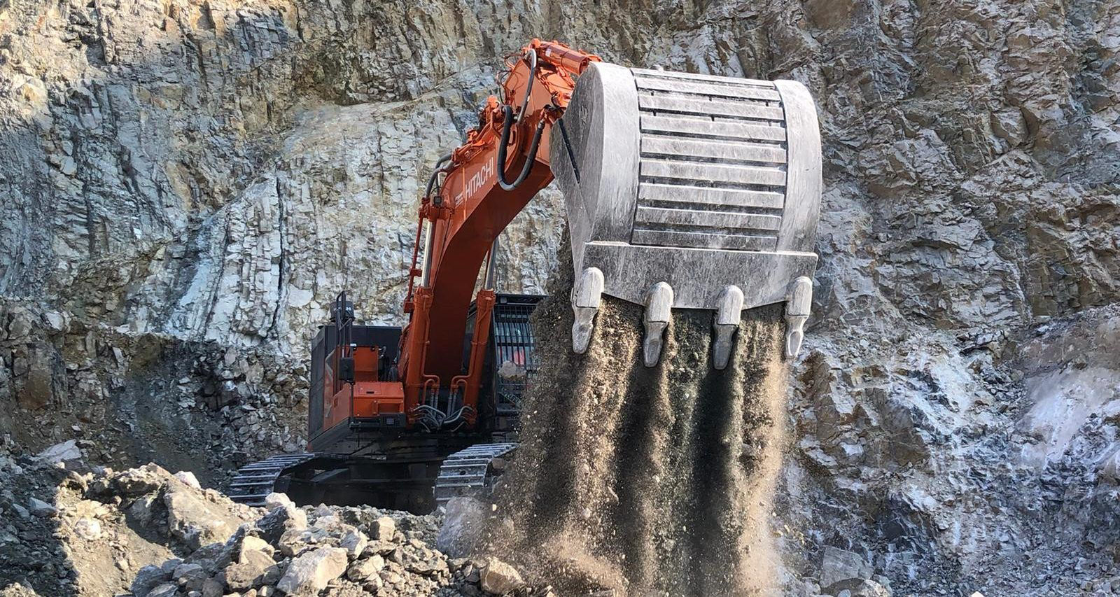 Zaxis-7 large excavator boosts efficiency in French Alpine quarry