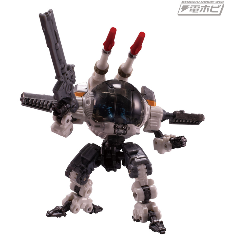 3機のメカが集合合体！ダイアクロン女性隊員専用機、ストライク