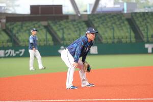 西武】ドラ2・渡部聖弥が1年ぶりのサード守備練習 今季は左翼 新人王