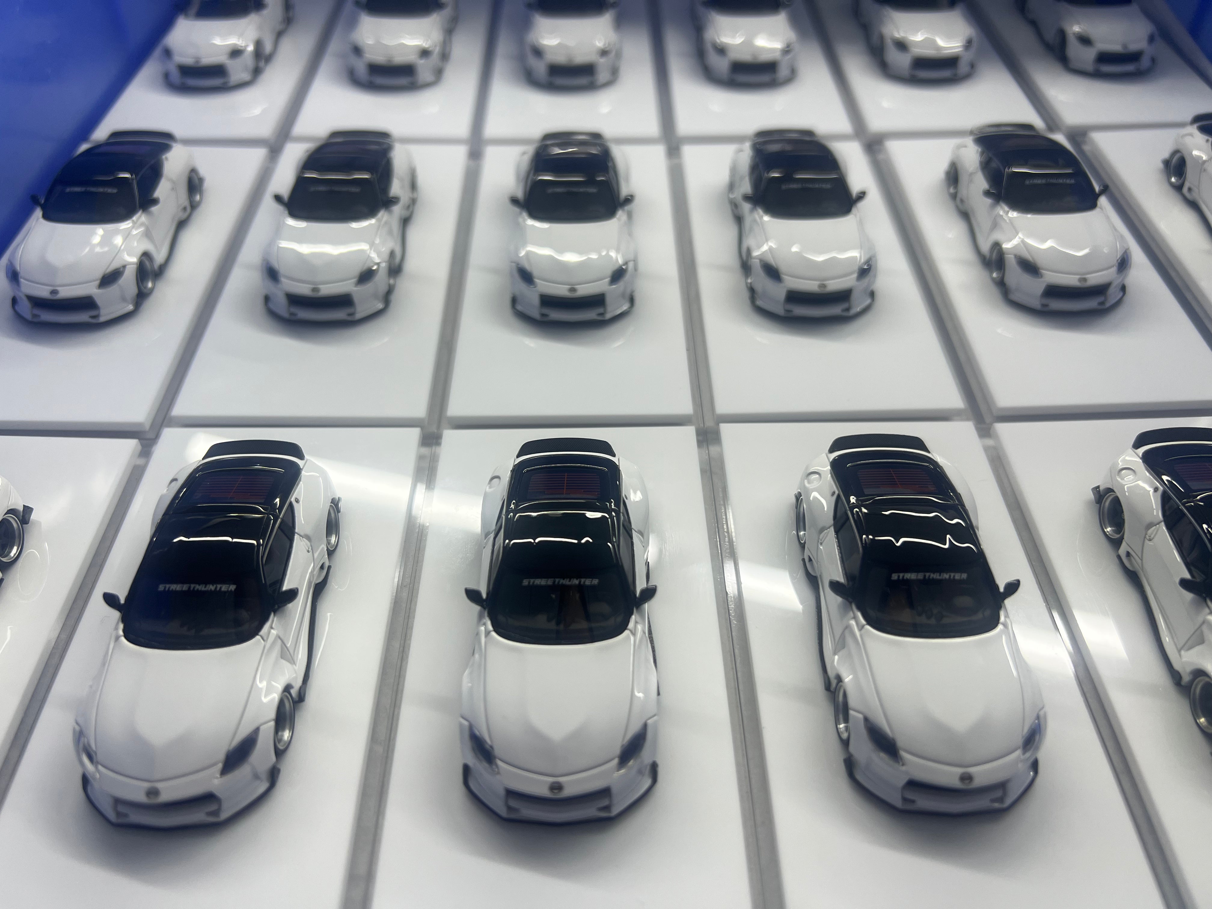 404 ERROR 1:64 Nissan 400Z - Pearl White – Horizon Diecast