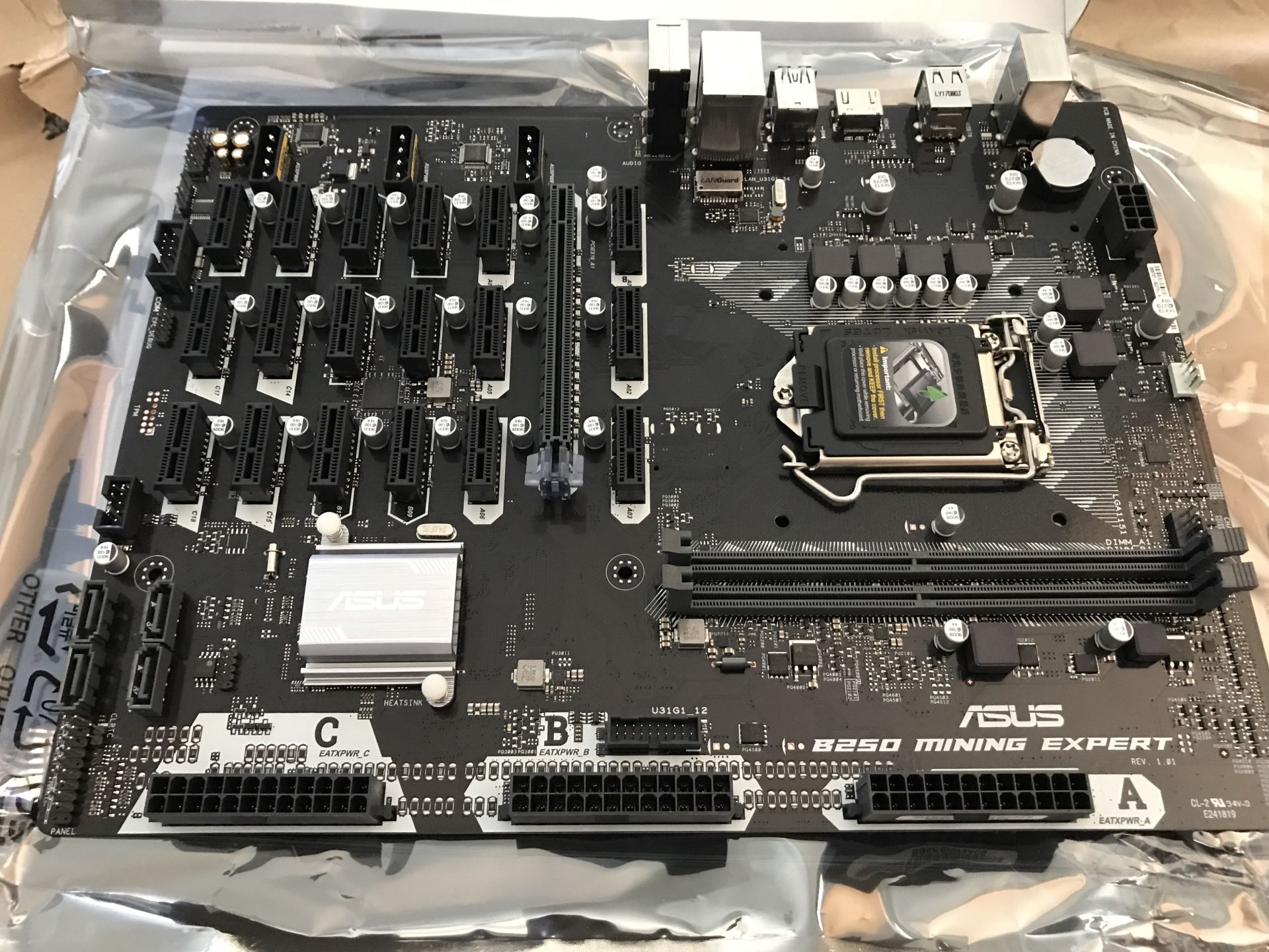 ASUS B250 MINING EXPERT買った | hyperbanana.net